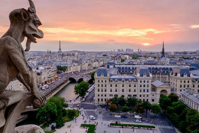 Paris Top Sights Half Day Walking Tour with a Fun Guide - Seine Riverfront and Île de la Cité: The Finish Line With Real Emotional Weight