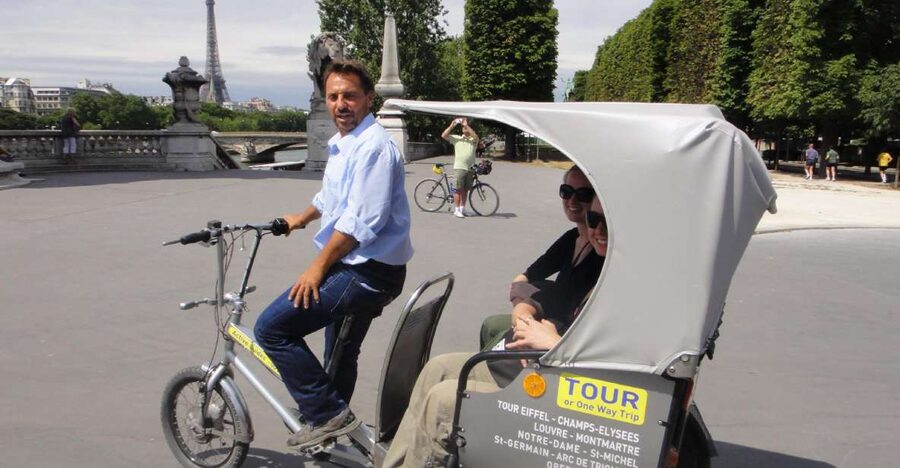 Paris Tuk-Tuk: 2, 4 or 6H First Highlights & Parisian Areas - Eiffel Tower to the Pantheon: what the classic pass-by stops feel like
