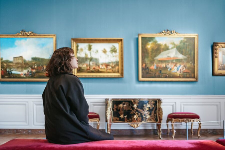Paris: Versailles Palace and Gardens Full Access Ticket - Getting Around, Food, and Comfort Tips for a Long Day