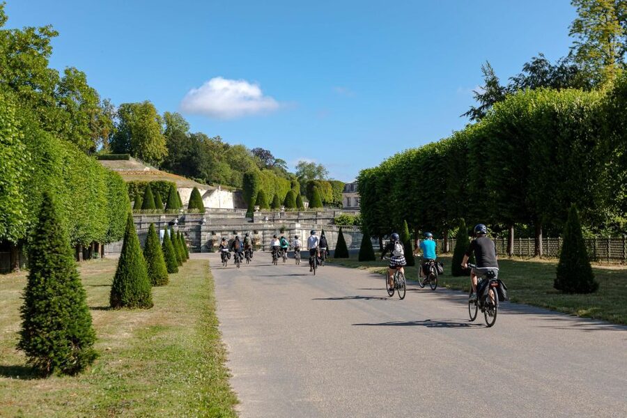 Paris: Versailles Palace and Queen Hamlet E-Bike Tour - Paris to Versailles value: is $199 worth it for eight hours?