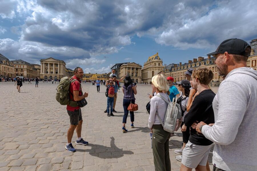 Paris: Versailles Palace and Queen Hamlet E-Bike Tour - The Notre-Dame market stop: building your picnic lunch like a local