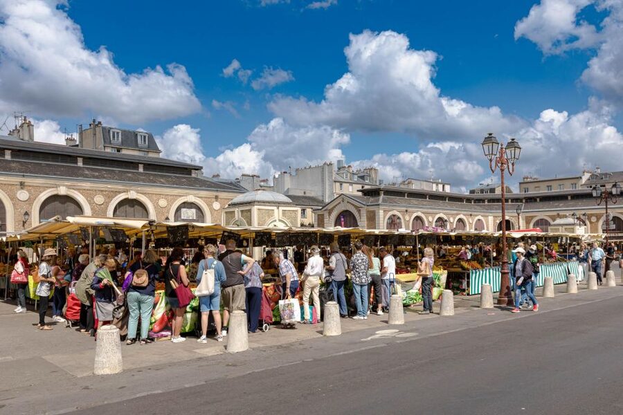 Paris: Versailles Palace and Queen Hamlet E-Bike Tour - Riding comfort and safety: what to expect on cobblestones and mixed terrain