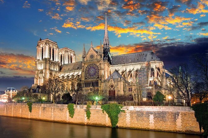 Paris Walking Tour , Historical Sites . - How this 3-hour route helps you see Paris in the right order