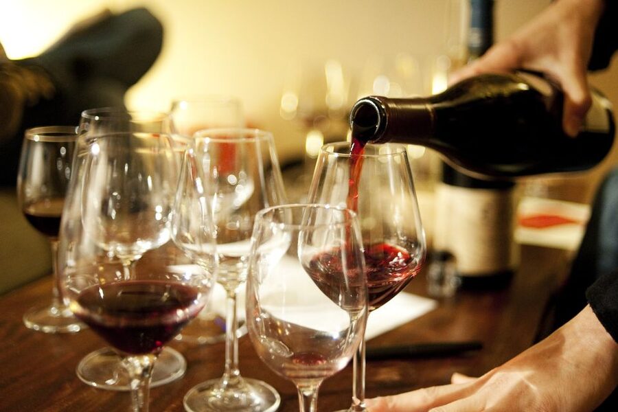 Paris: Wine and Cheese Tasting - At the Cave à Vin: how this 90-minute tasting really works