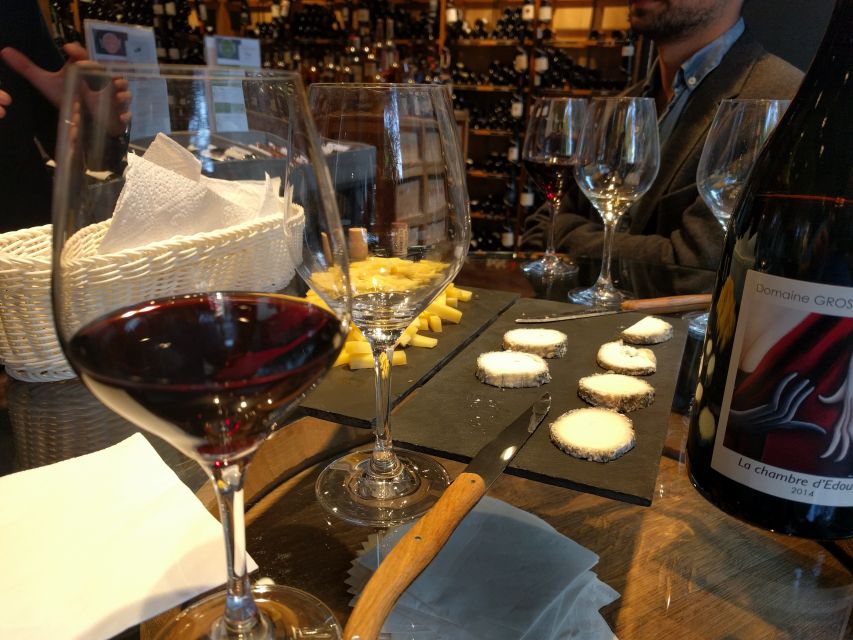 Paris: Wine and Cheese Tasting - Meeting a guide you can actually ask questions to