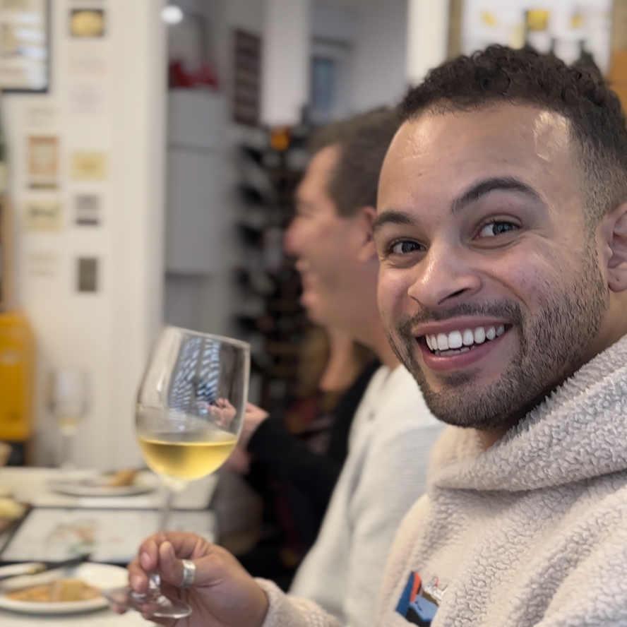 Paris: Wine Tasting Experience with 6 Wines and Cheese Board - Key things to know before you go