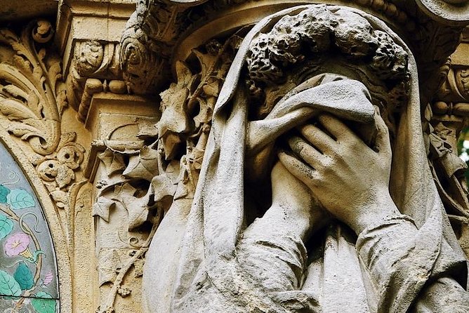 Pere Lachaise Cemetery Paris - Exclusive Guided Walking Tour - Logistics that can matter more than you think