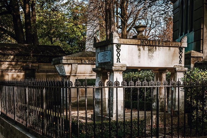 Pere Lachaise Cemetery Paris - Exclusive Guided Walking Tour - The guide is the real differentiator (Hugo, François, and more)