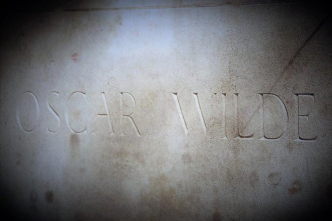 Pere Lachaise Cemetery Walking Tour in Paris - The famous graves route: what you will actually focus on