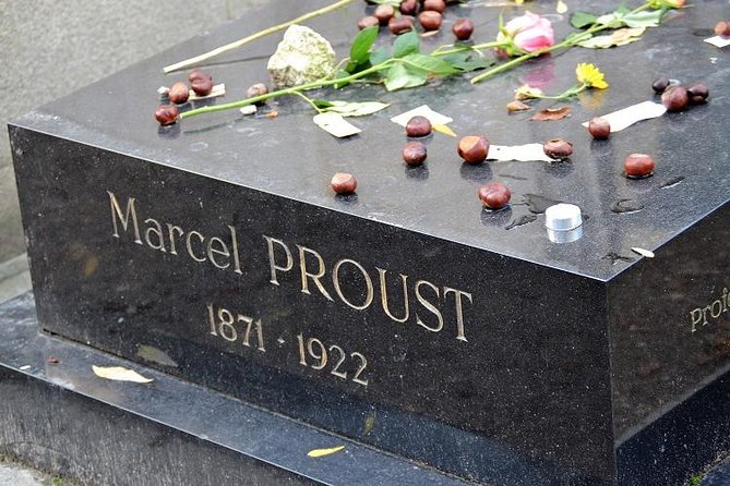 Pere Lachaise Cemetery Walking Tour in Paris - Who should book this, and who might want a different plan