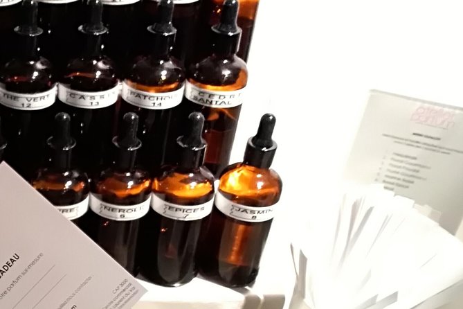 Perfume Workshop - Mixing Your Signature Scent: Creating a 30 ml Eau de Parfum