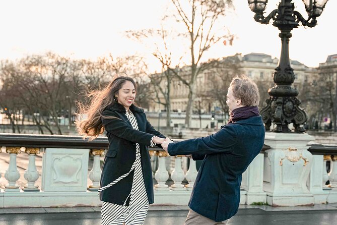 Photoshoot in Paris - Eiffel Tower - Small Limits to Know: Fixed Spots and No Manipulation