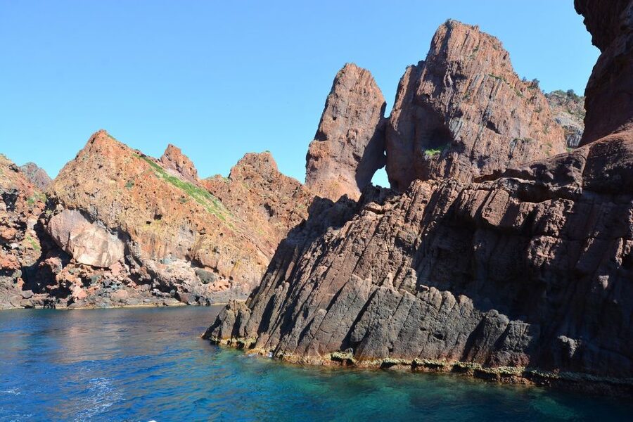 Porto: Scandola and Calanches of Piana Boat Trip - The Girolata stop: the only time swimming makes sense