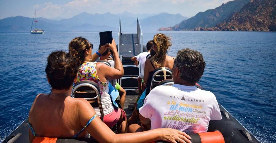 Porto: Scandola and Calanches of Piana Boat Trip - Comfort and practical tips: how to make the 3 hours easier
