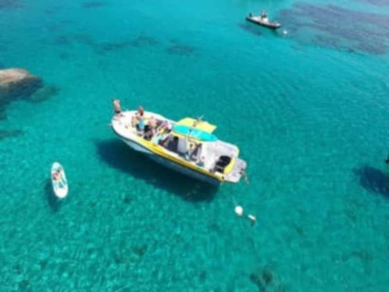 Porto-Vecchio : Boat Trip to Lavezzi, Caves & Bonifacio - Boat, group size, and what that means for your comfort