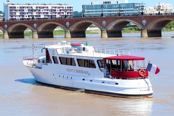 Prestige Commented Cruise glass of wine and Canelé in Bordeaux - Where the Commentary Shines, and When Sound Can Be Tricky