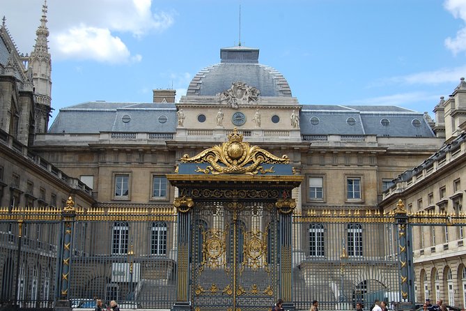 Private 4-hour city tour of Paris with driver and official guide - Notre Dame outside viewing: what you get, and what you don’t