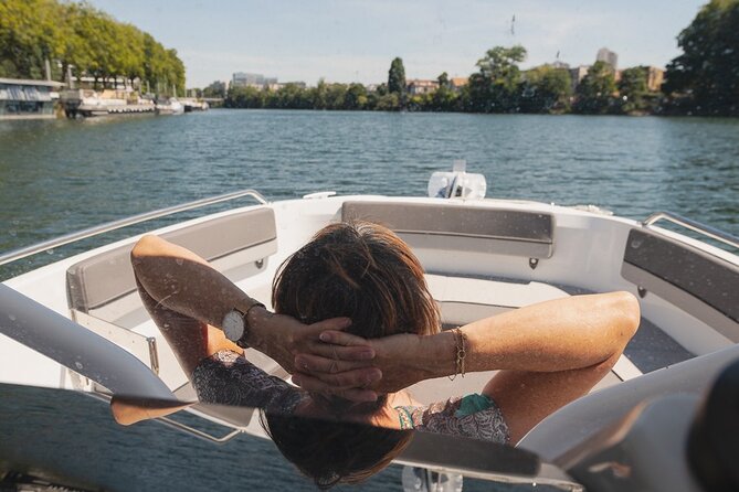 Private Cruise to Discover Paris - Pont des Arts and Pont Neuf: Quick Wins for Photos and Vibes