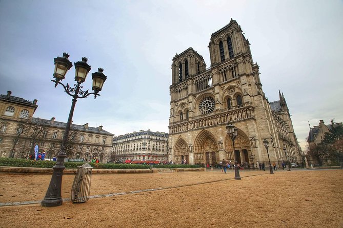 Private Half Day Historic Tour - Île de la Cité, where Paris starts (and why the island matters)