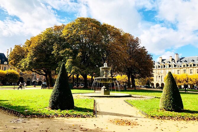 Private Half Day Historic Tour - Le Marais window shopping, from old status to modern style
