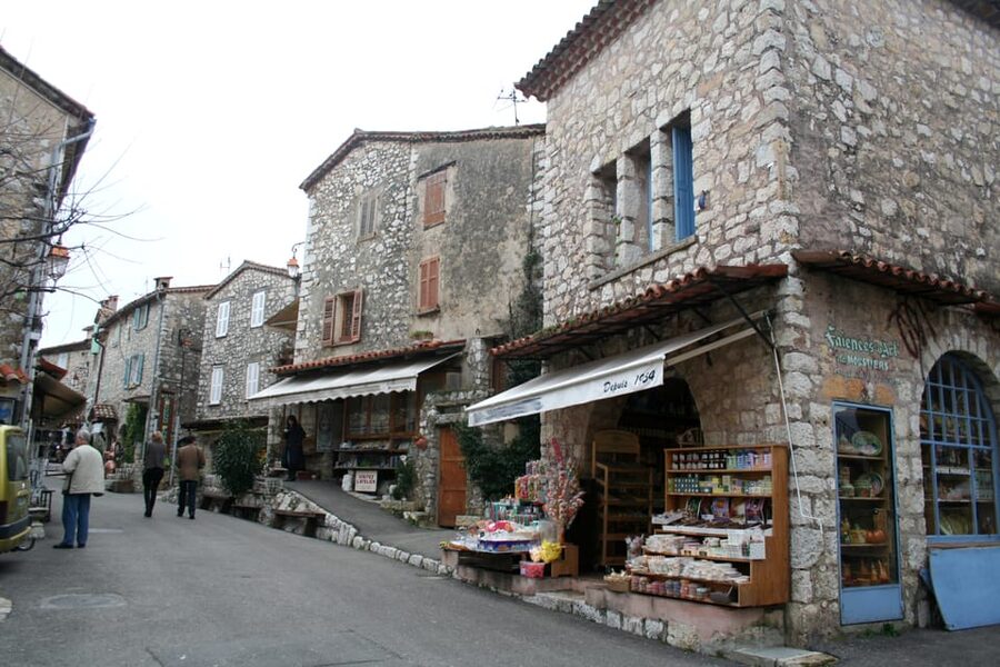 Private Half-Day Tour of the French Riviera in a Vintage Car - Practical tips for riding an antique car in the South of France