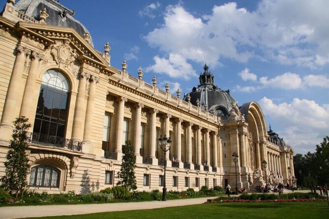 Private Highlights of Paris Tuk-Tuk Experience - Eiffel Tower stop: photos first, tickets are extra