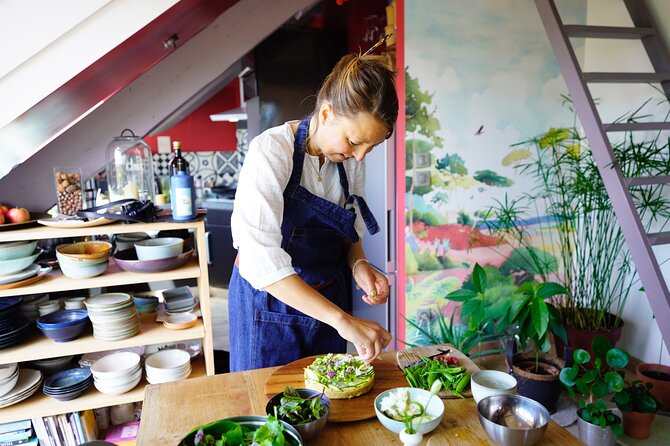 Private Market Tour and Cooking Class in Annecy with a Local - The short walk to Alexia’s apartment kitchen