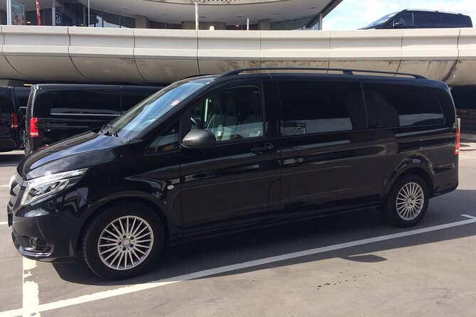 Private One-Way Transfer: City of Paris - Pickup in the city: what you should prepare