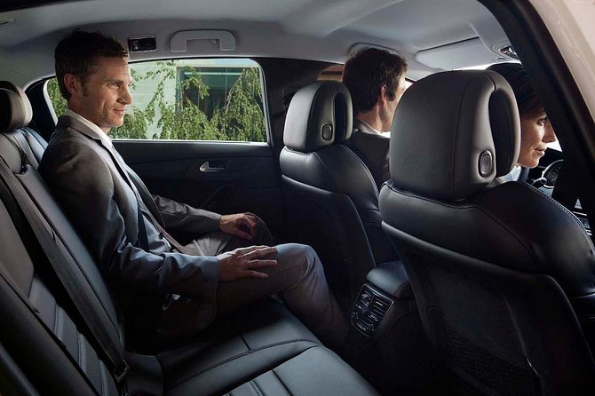 Private Paris Airport Arrival Transfer – CDG & ORLY Airports - The car ride: what you actually get when the vehicle is just for your group