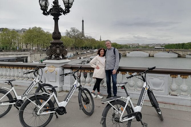 Private Paris E-bike city highlights tour - Passing the gardens: a breather that keeps the rhythm
