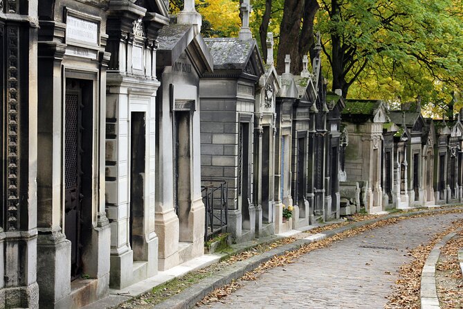 Private Père Lachaise Cemetery Walking Tour - Meeting Point at 28 Bd de Ménilmontant, 75020