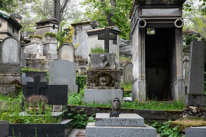 Private Père Lachaise Cemetery Walking Tour - Your 90-Minute Walk: Love, Fame, and a Few PG-13 Details