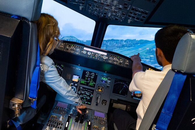 Private Pilotage of a Flight Simulator in Paris - Scenario Control: Weather, Airports, and A320 Versus 737