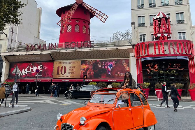 Private ride in a Citroën 2CV in Paris - 2h - Notre Dame Area, Place Dauphine, and the Quays: Short Stops With Meaning