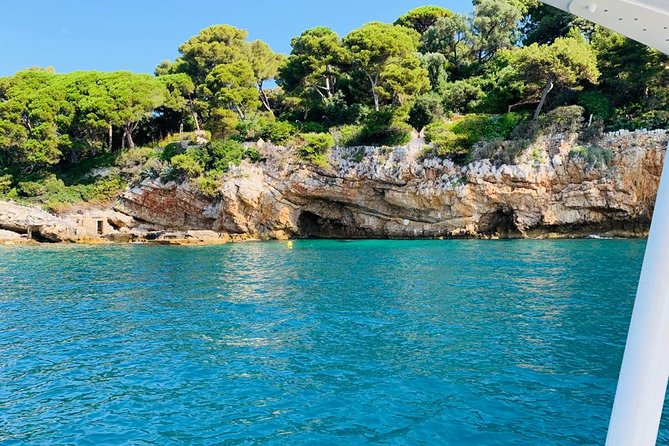 Private ride with sea bath in Solar Catamaran - Stop 1: Cap d’Antibes sea views, pebble shore, and snorkeling chances