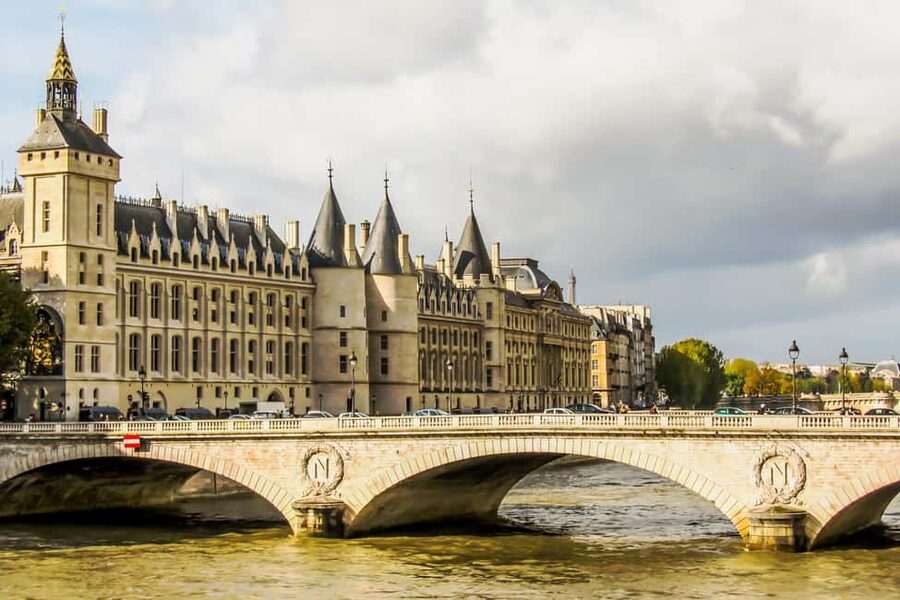 Private Secrets of Paris Bike Tour - Key things that make this tour worth your time