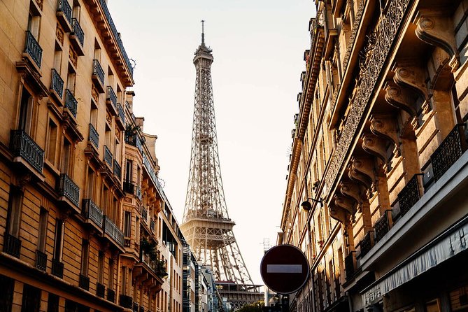 PRIVATE TOUR: Highlights & Hidden Gems of Paris With Locals - Louvre Museum time, without the stress of doing it wrong