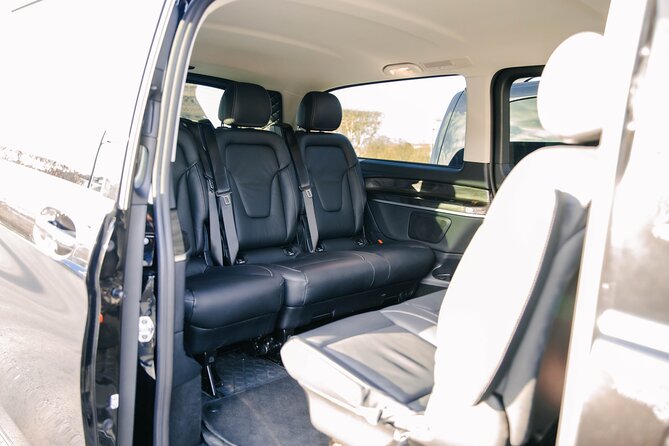 Private Transfers in Paris - Where to Meet the Driver at CDG, Orly, and Other Airports