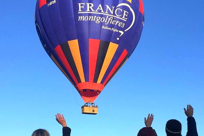 Provence Hot-Air Balloon Ride from Forcalquier - The landing and the toast des Aéronautes (plus the little extras)
