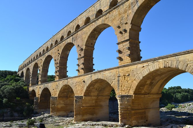 Roman Sites and Historical Places Day Trip from Avignon - Pont du Gard: UNESCO engineering you can walk and feel