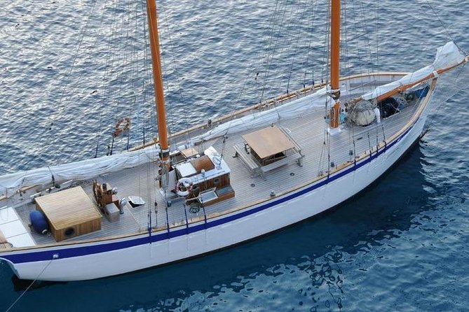 Sailing day in the heart of the Calanques - Calanque de Sormiou: a swim stop with postcard cliffs
