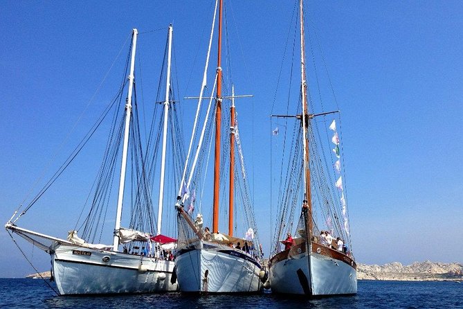 Sailing day in the heart of the Calanques - How the crew keeps it safe, relaxed, and educational