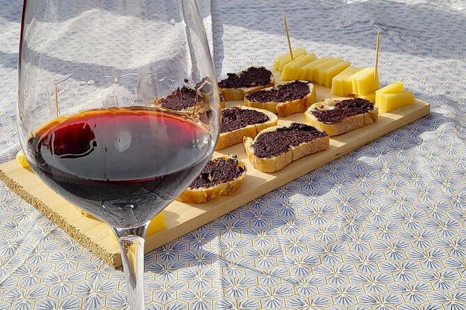 Saint-Emilion Afternoon Wine Tour - 2 Wineries & delicacies - Stop 1: The First Leg Into Saint-Émilion Wine Country