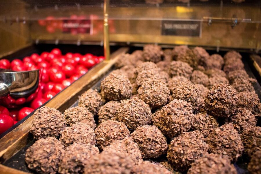 Saint-Germain-des-Prés: Pastry and Chocolate Walking Tour - Key Things to Know Before You Go