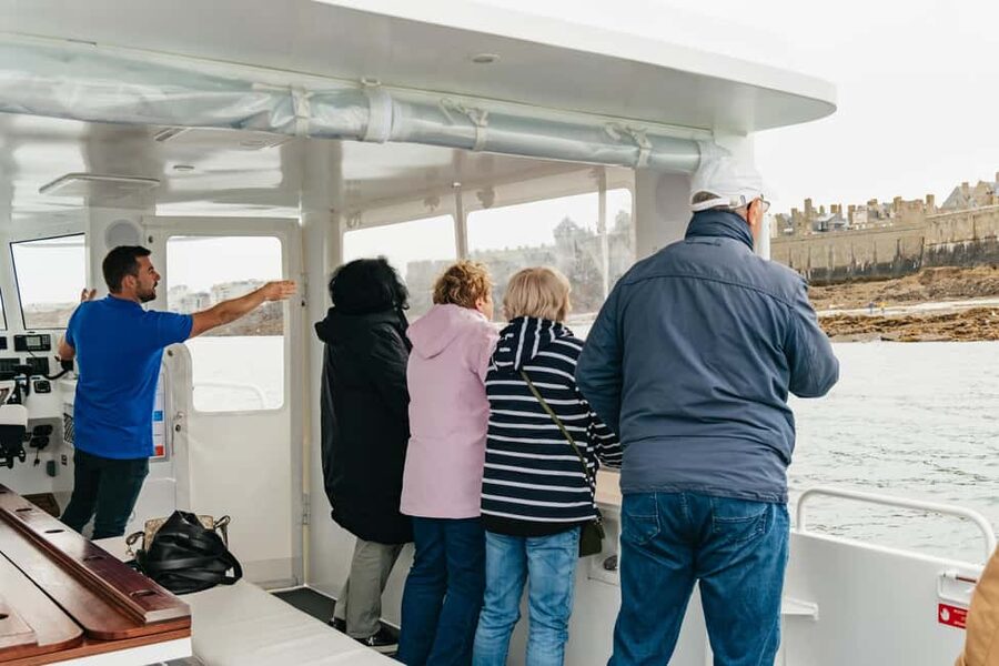 Saint-Malo: Guided Boat Tour with Local Captain - Who should book this Saint-Malo boat tour