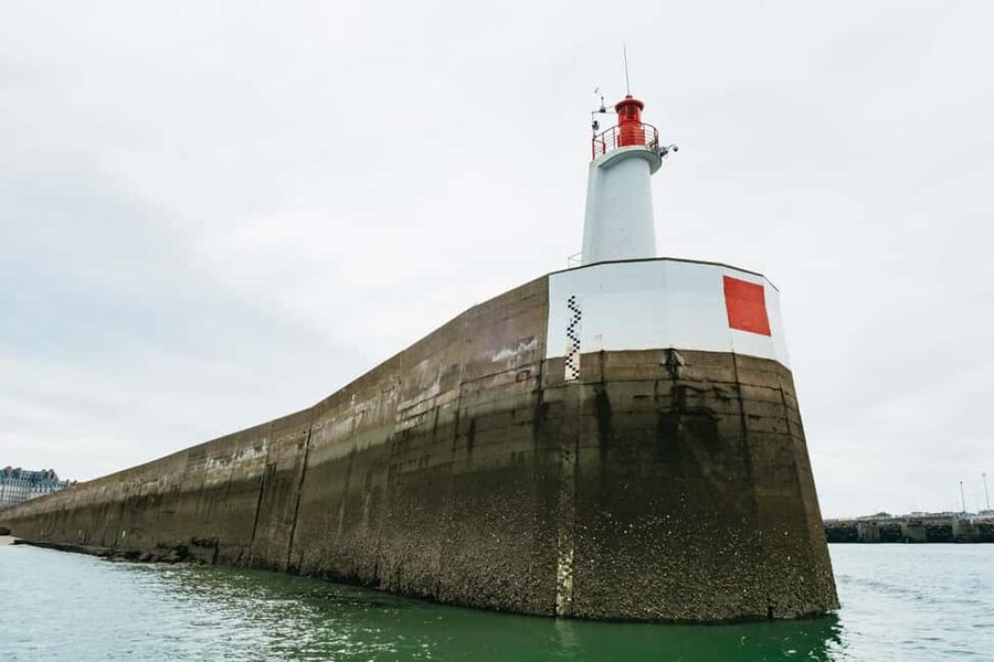 Saint-Malo: Guided Boat Tour with Local Captain - Fort National and the outer harbor views on the 1.5-hour route