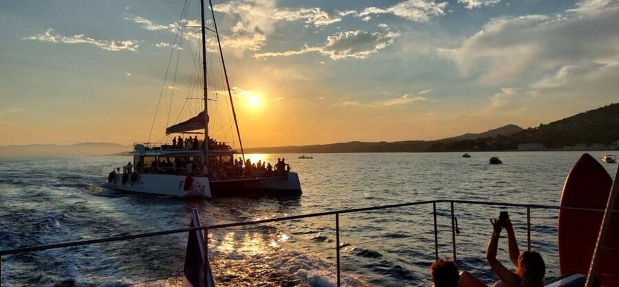 Saint-Raphaël : Sunset Cruise Cape Dramont & Golden Island - The 2-hour timing you should plan around (7:20 to 9:30)