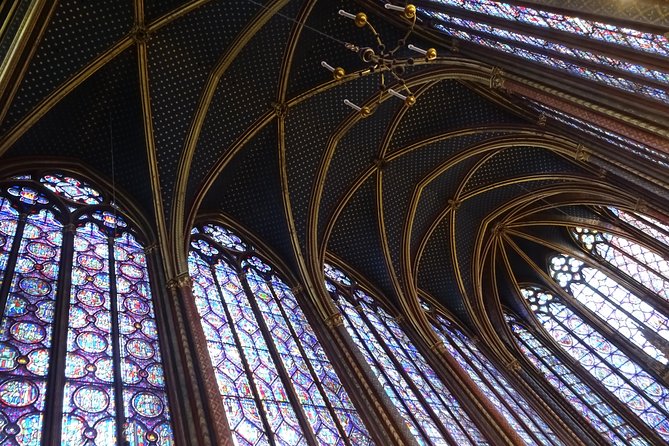 Sainte Chapelle 1h Guided Tour with entrance ticket - Eng / Esp - How Gothic Architecture Makes the Glass Feel Like It’s Alive