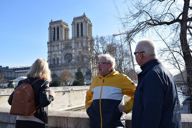 Sainte-Chapelle and Conciergerie Guided Tour with Ticket in Paris - Île de la Cité: the fastest way to get oriented in Paris