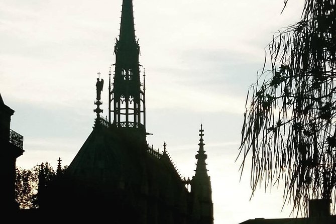 Sainte-Chapelle, Conciergerie & Palais de Justice Private Tour - Notre-Dame Quarter Walk: Orientation in the 10-Minute Sweet Spot